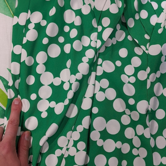 Green dress with white polkadots - Picture 6 of 10